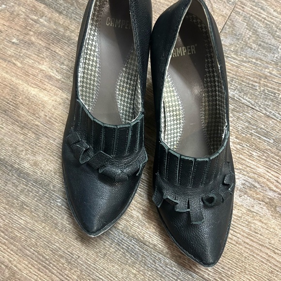 Camper size 38 (7.5) tassle preppy heels in good used condition super fun - Picture 4 of 15
